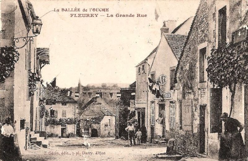 Fleurey-sur-Ouche (Côte d'Or) La grande rue CPA