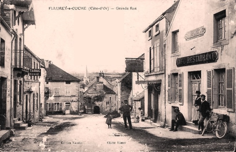 Fleurey-sur-Ouche (Côte d'Or) La grande rue du haut CPA