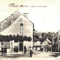La place de la fontaine CPA