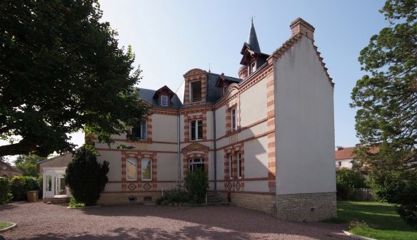Fleurey-sur-Ouche (Côte d'Or) La villa Augusta