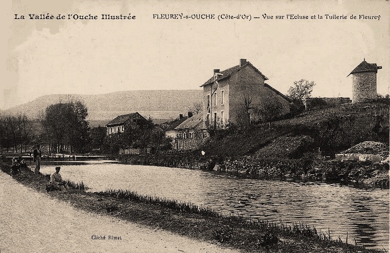 Fleurey-sur-Ouche (Côte d'Or) Le moulin à vent et le canal CPA