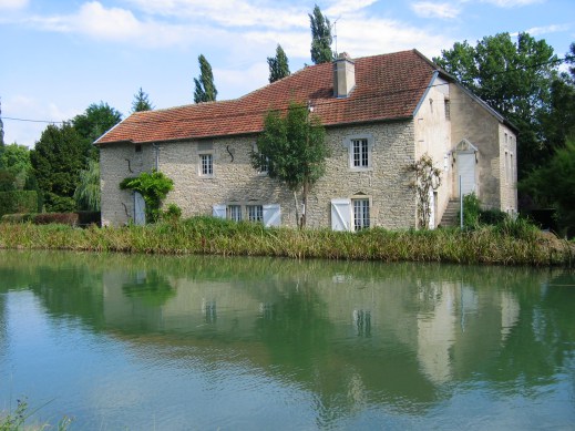 Fleurey-sur-Ouche (Côte d'Or) Le Moulin des Roches