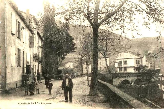 Fondamente aveyron cpa village pont