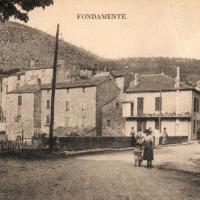 Le village (cpa)