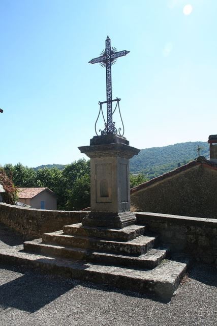 Fondamente aveyron croix pres de l eglise