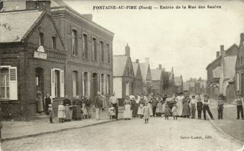 Fontaine au pire 59 la rue des saules cpa