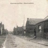 Fontaine au pire 59 la rue gambetta cpa