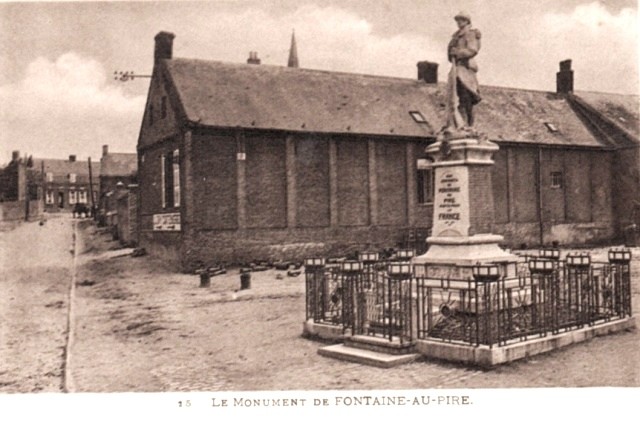 Fontaine au pire 59 le monument aux morts cpa