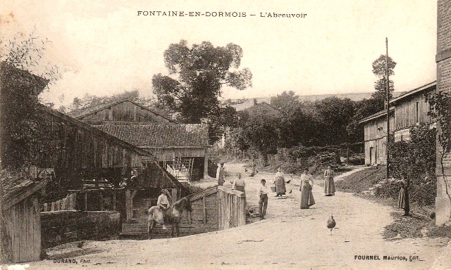 Fontaine-en-Dormois (51) L'abreuvoir CPA