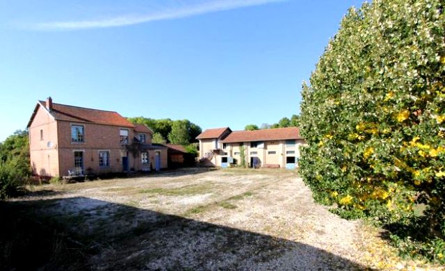 Fontaine-en-Dormois (51) La ferme