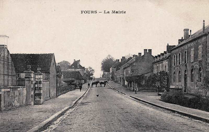 Fours (Nièvre) La Mairie CPA