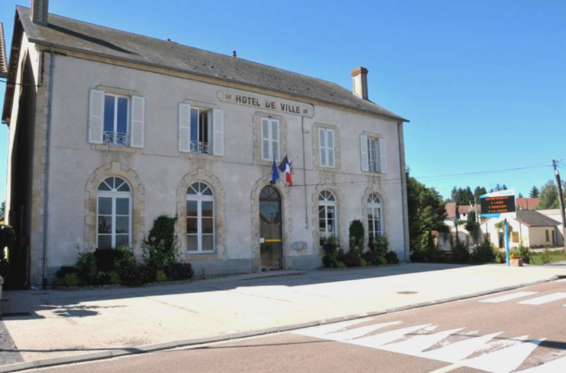 Fours (Nièvre) L'Hôtel de Ville