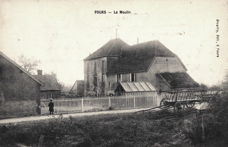 Fours (Nièvre) Le moulin CPA