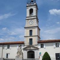 Beffroi et monument aux morts