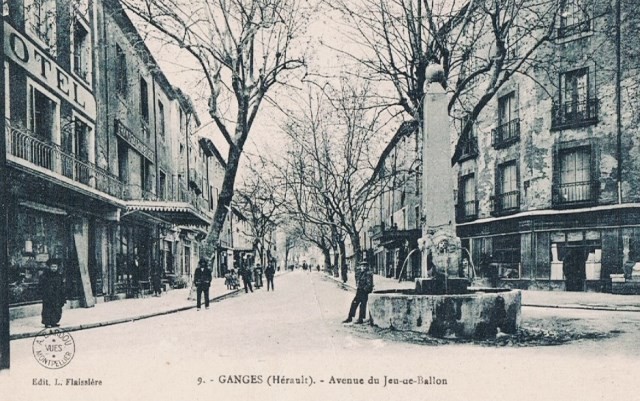 Rue du jeu de ballon, cpa