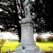 Haucourt en cambresis le monument aux morts