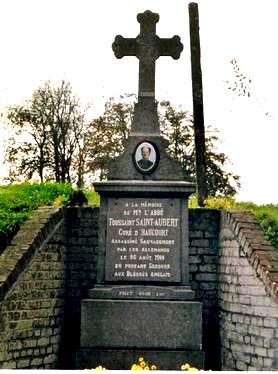 Haucourt en cambresis le monument en memoire du cure de saint aubert