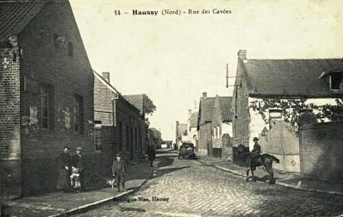 Haussy 59 la rue des cavees cpa