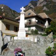 Hermillon (Savoie) Le monument aux morts