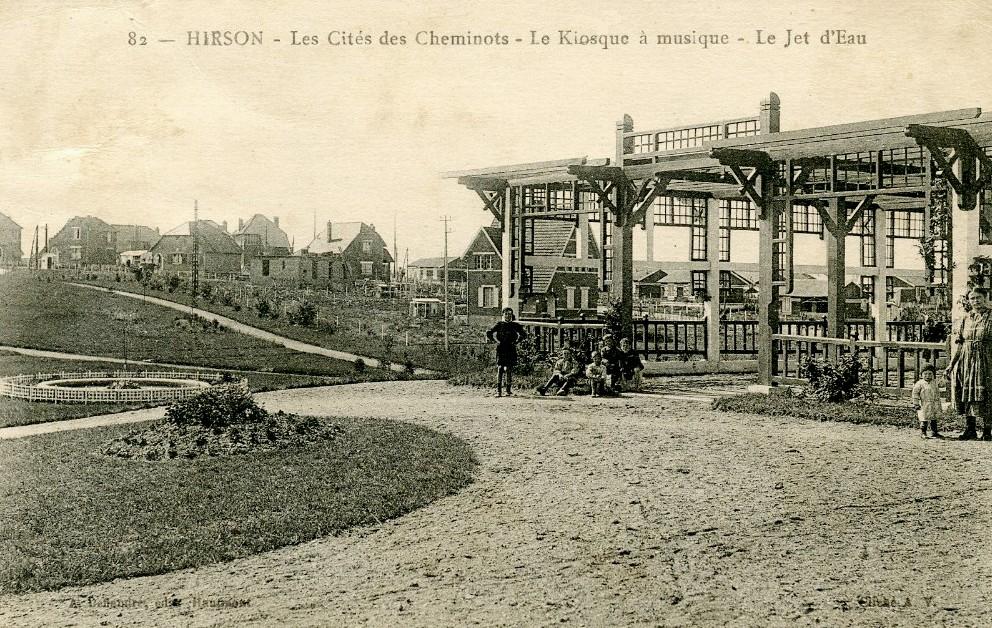 Hirson (Aisne) CPA la cité des cheminots