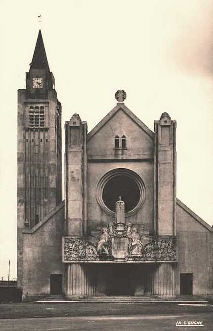 Hirson (Aisne) CPA l'église Sainte-Thérèse-de-l'enfant-Jésus