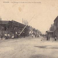 Hirson (Aisne) CPA le passage à niveau