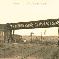 Hirson (Aisne) CPA la passerelle de la gare 
