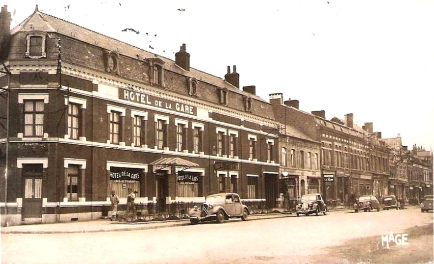 Hirson (Aisne) CPA l'hôtel de la Gare en 1952