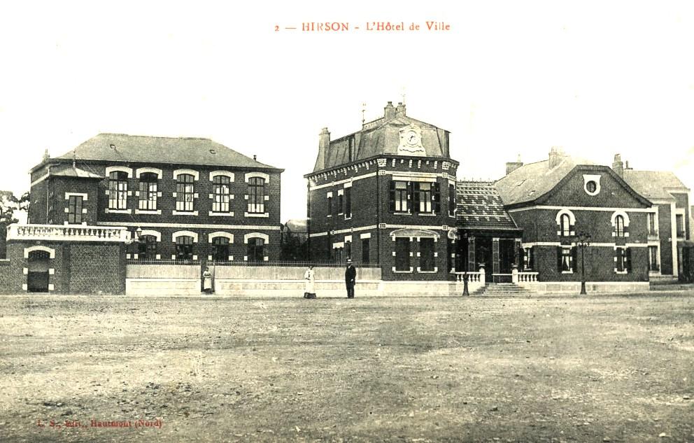 Hirson (Aisne) CPA l'ancien hôtel de ville
