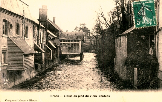 Hirson (Aisne) CPA l'Oise au pied du vieux château