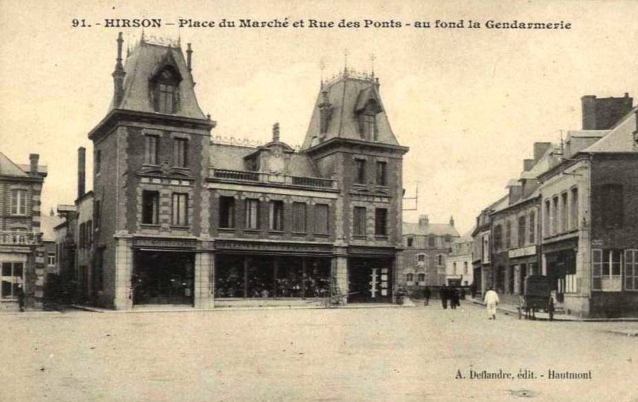 Hirson (Aisne) CPA la place du marché