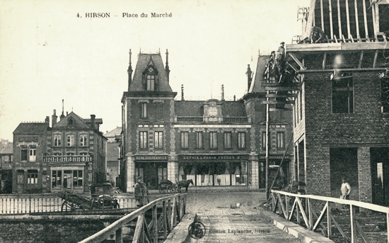 Hirson (Aisne) CPA la place du marché