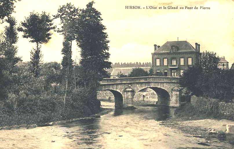 Hirson (Aisne) CPA le pont de pierre
