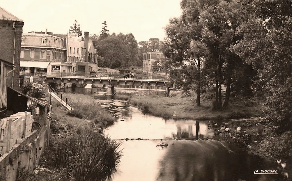 Hirson (Aisne) CPA les ponts vers 1950