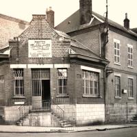 Hirson (Aisne) CPA le bureau de Poste vers 1950