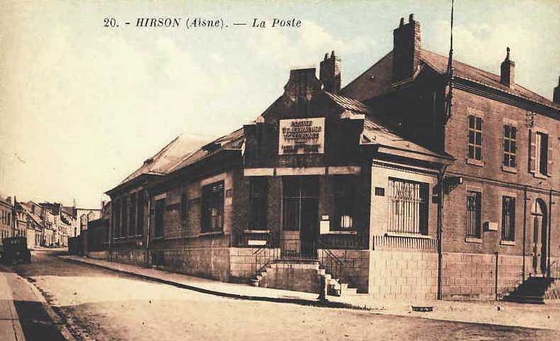 Hirson (Aisne) CPA le bureau de Poste