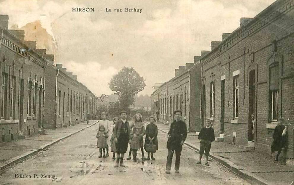 Hirson (Aisne) CPA la rue Berhui