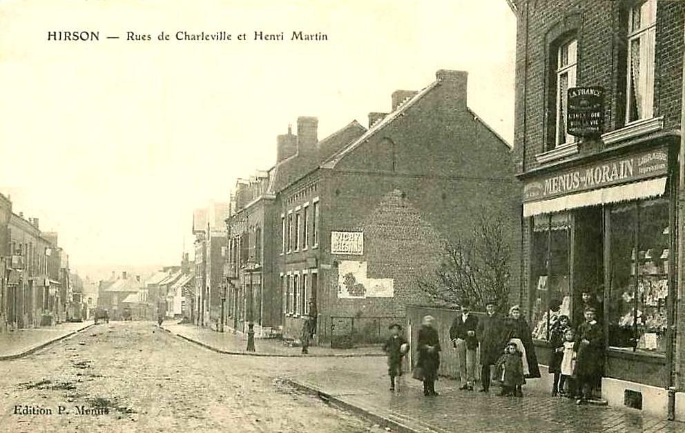 Hirson (Aisne) CPA la rue de Charleville