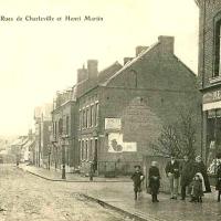 Hirson (Aisne) CPA la rue de Charleville