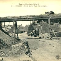 Hirson (Aisne) CPA le viaduc et la rue de lorraine en 1914