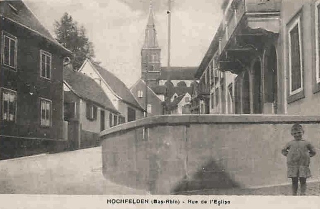 Hochfelden 67 la rue de l eglise cpa