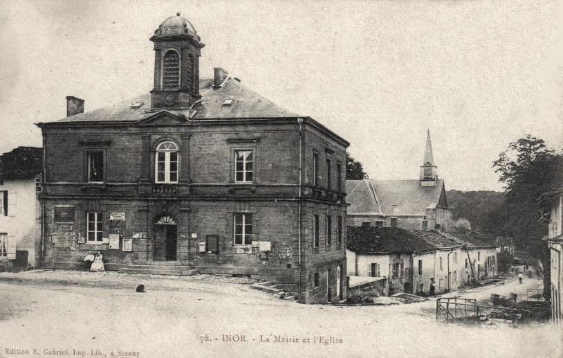 Inor (Meuse) La mairie et l'église CPA