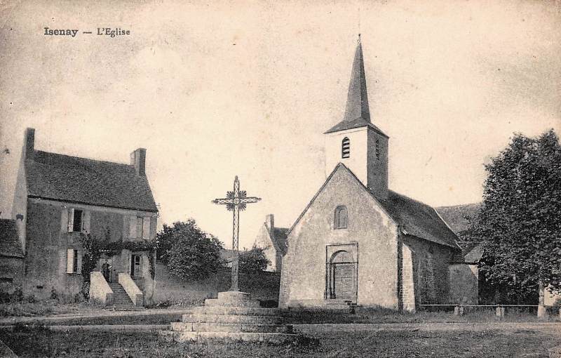 Isenay (Nièvre) L'église Sainte-Marie-Madeleine CPA