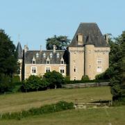 Isenay (Nièvre) Le château du Tremblay