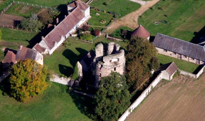 Jaudrais (28) Les ruines du château CPA