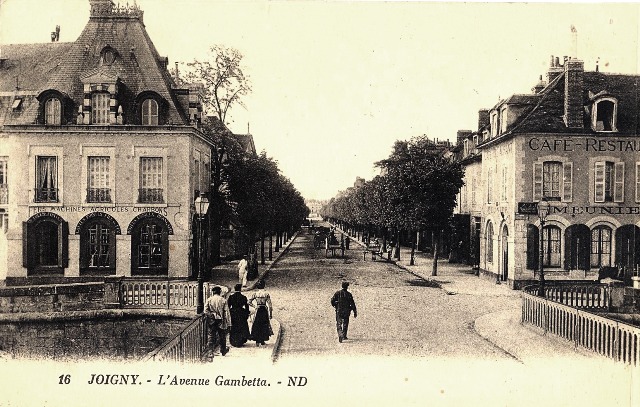 Joigny (89) L'avenue Gambetta CPA