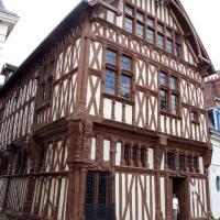 Joigny (89) La maison du Bailli