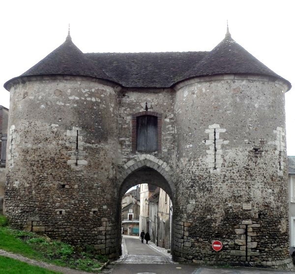 Joigny (89) La porte du Bois