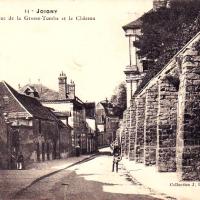 Joigny (89) La rue de la grosse tombe CPA