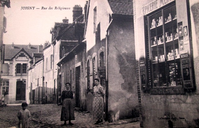 Joigny (89) La rue des Religieuses CPA